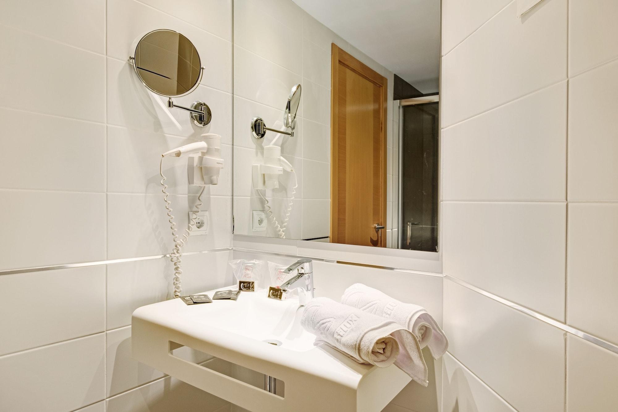 Abelux Hotell 2*